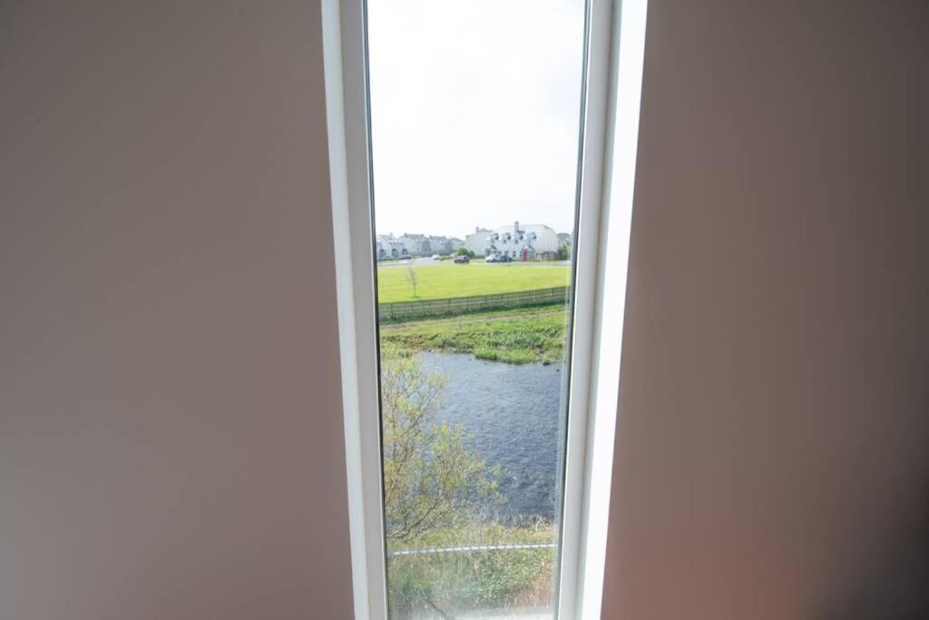 Fishermans Stunning Two Bedroom With Views Close To Town