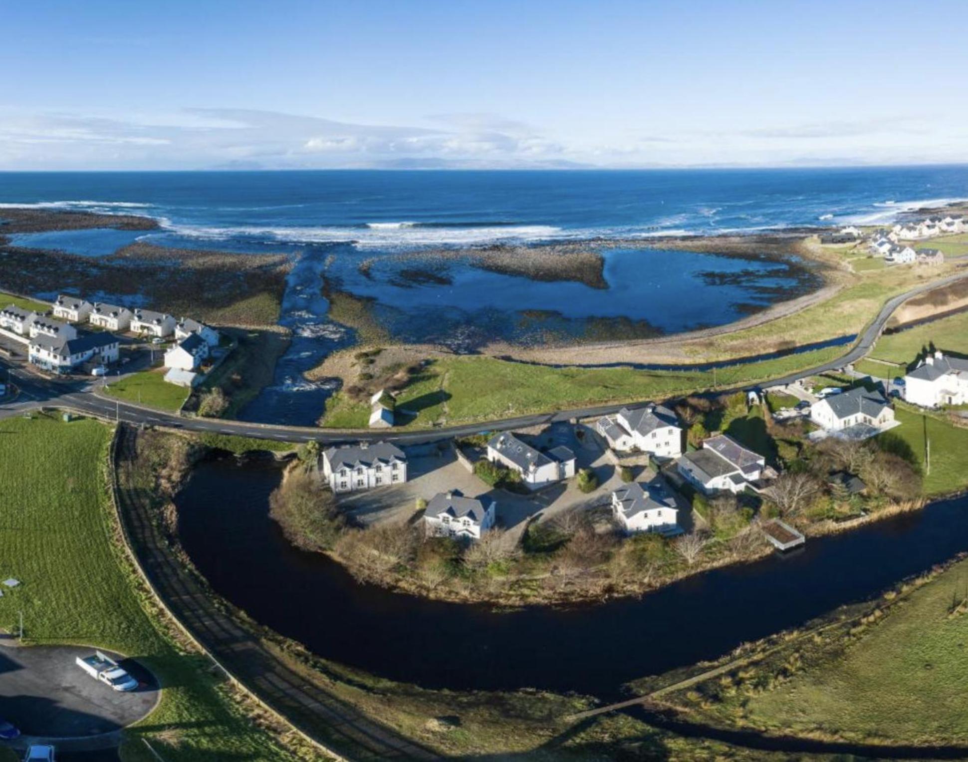 Fishermans Stunning Two Bedroom With Views Close To Town Holiday home Bundoran